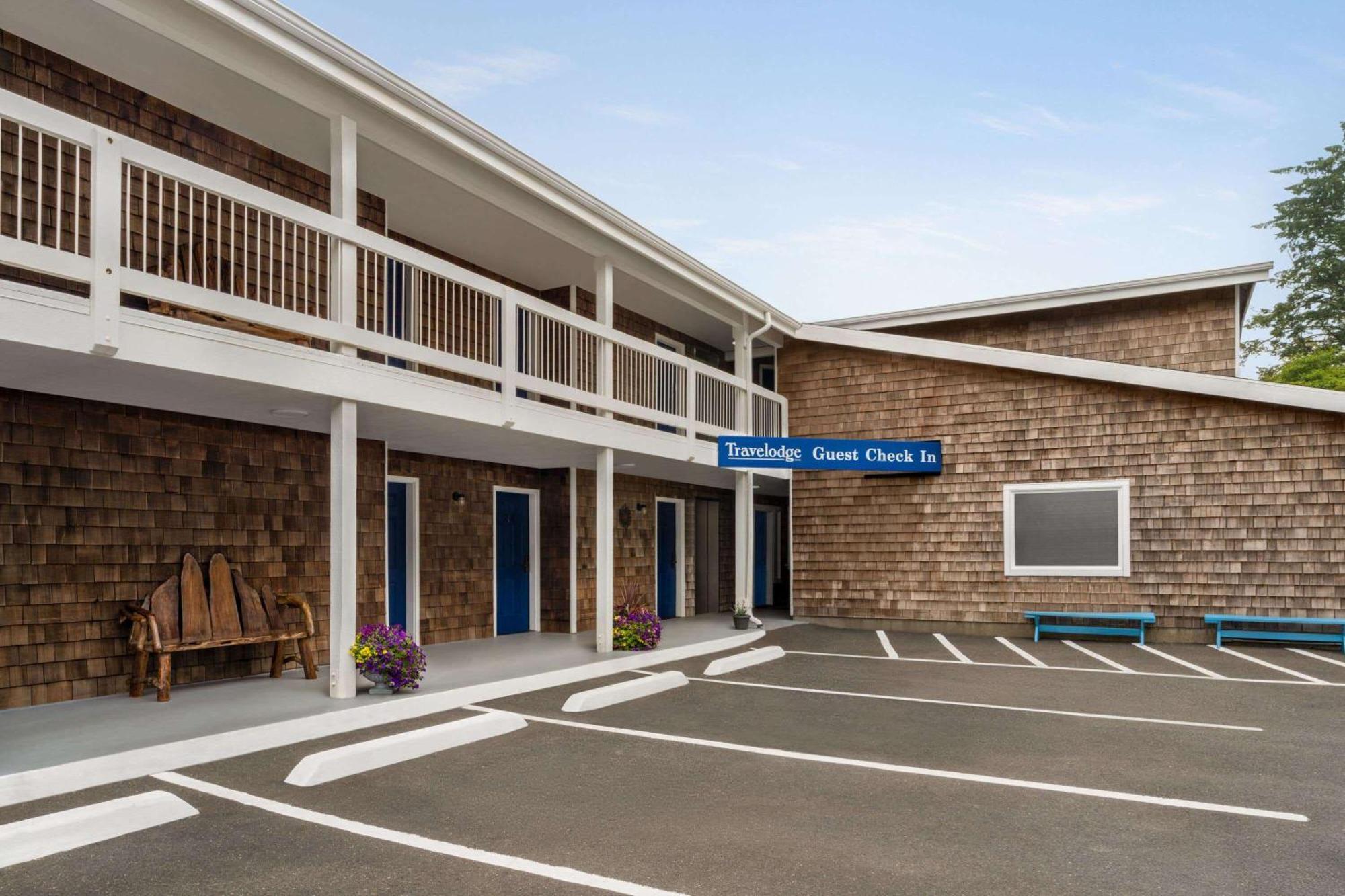 Travelodge By Wyndham Депо Бей Екстериор снимка